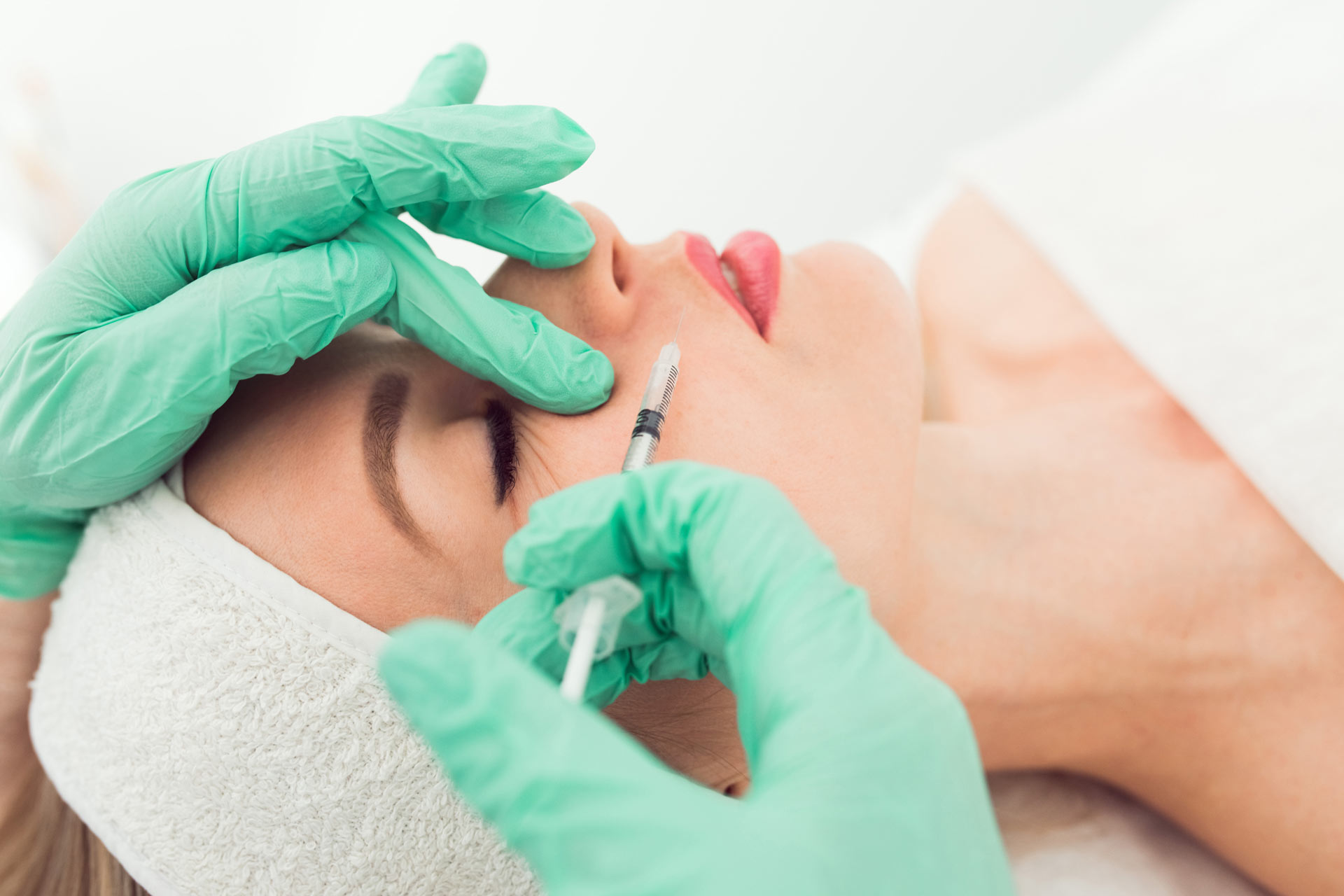 5 Ways To Glam Up For Your Holiday Parties - Niagara Medical Esthetics